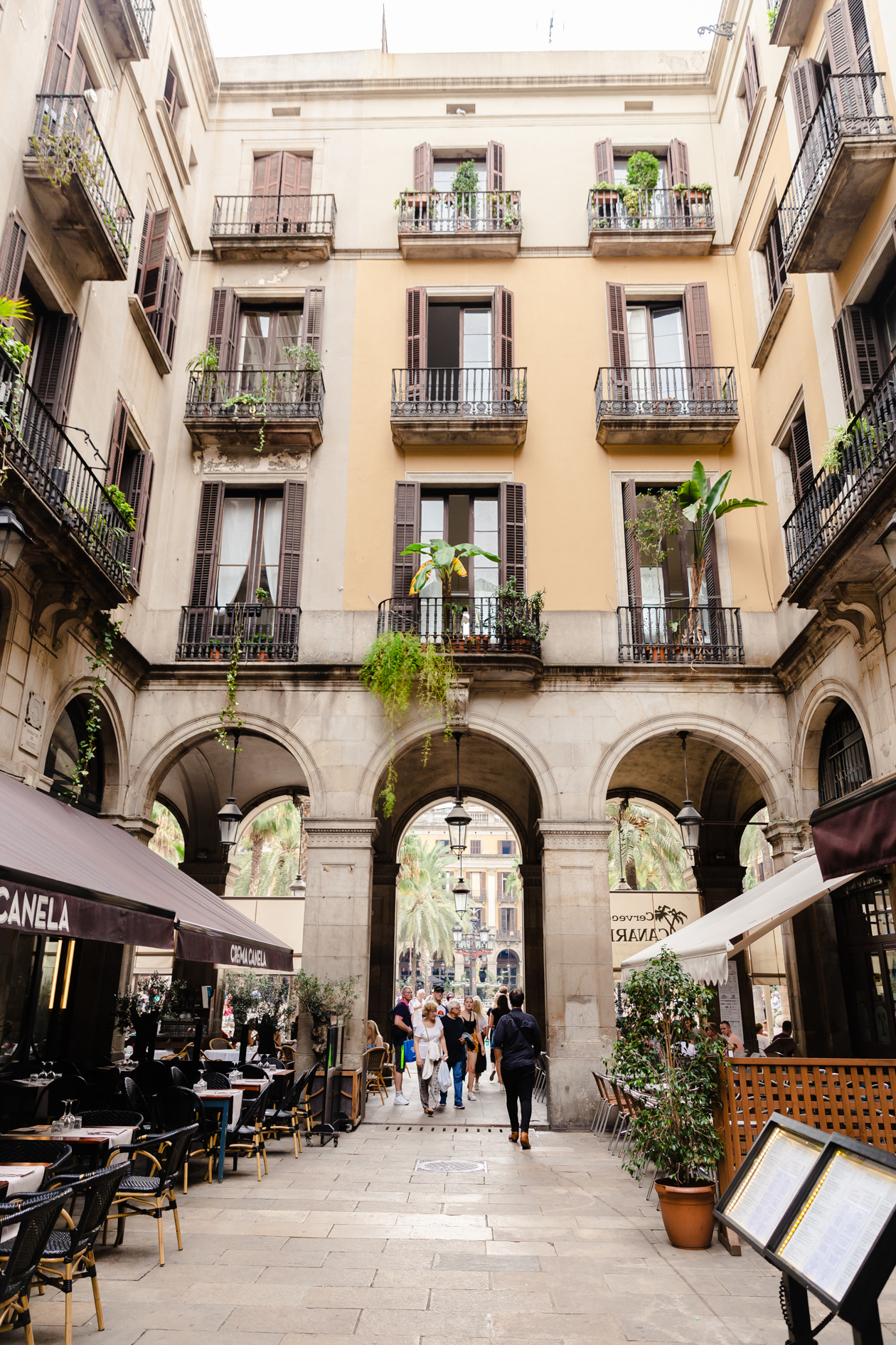 Barcelona Travel Guide