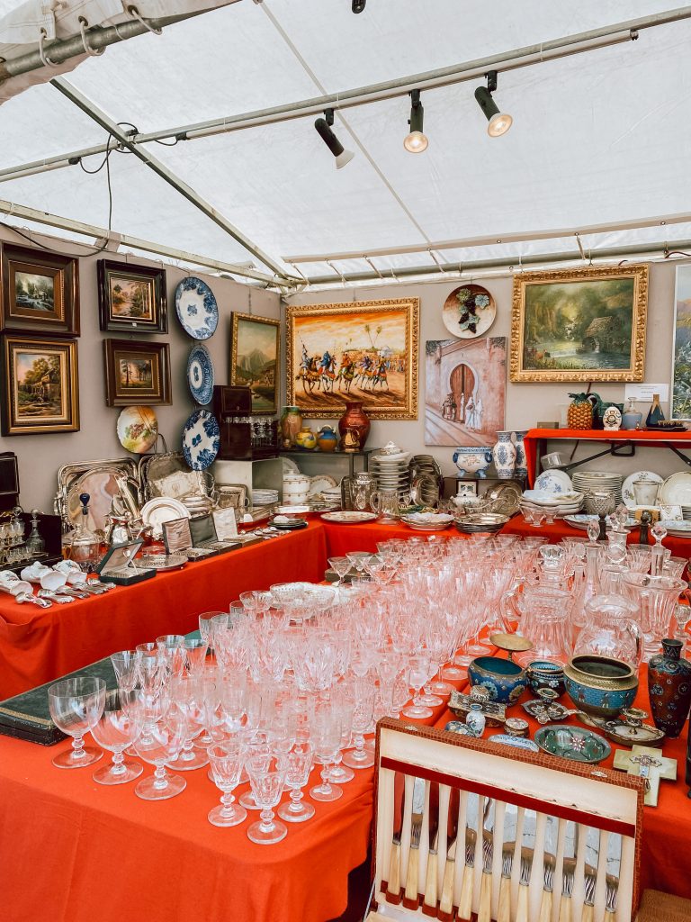 vintage glassware at a Brocantes | What to do and see in Paris