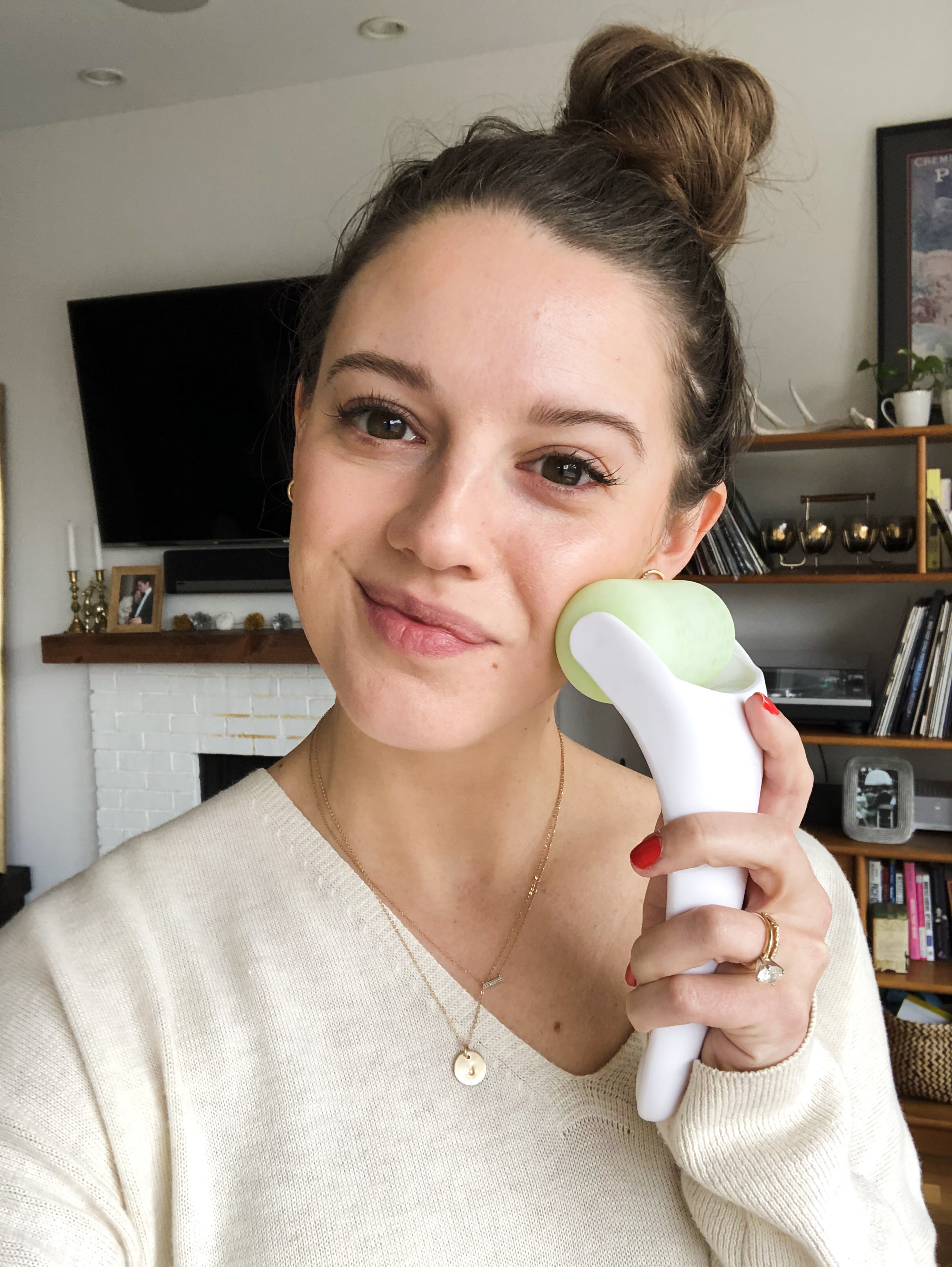 Ice Roller Benefits – Why You'll Love This $12 Skincare Hack