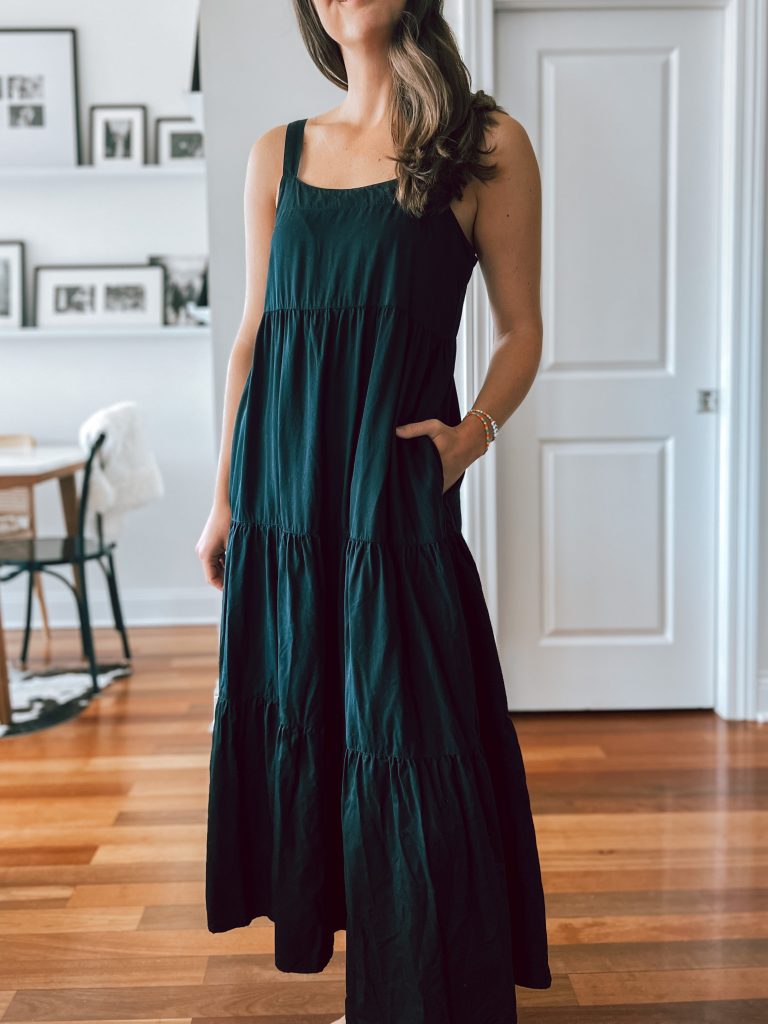 How to Wear a Black Maxi Dress in Summer