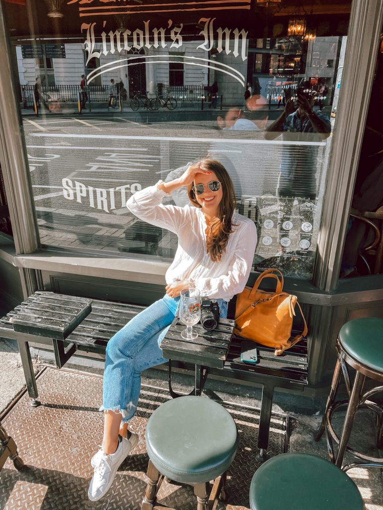 chic travel outfits in Dublin, Ireland 