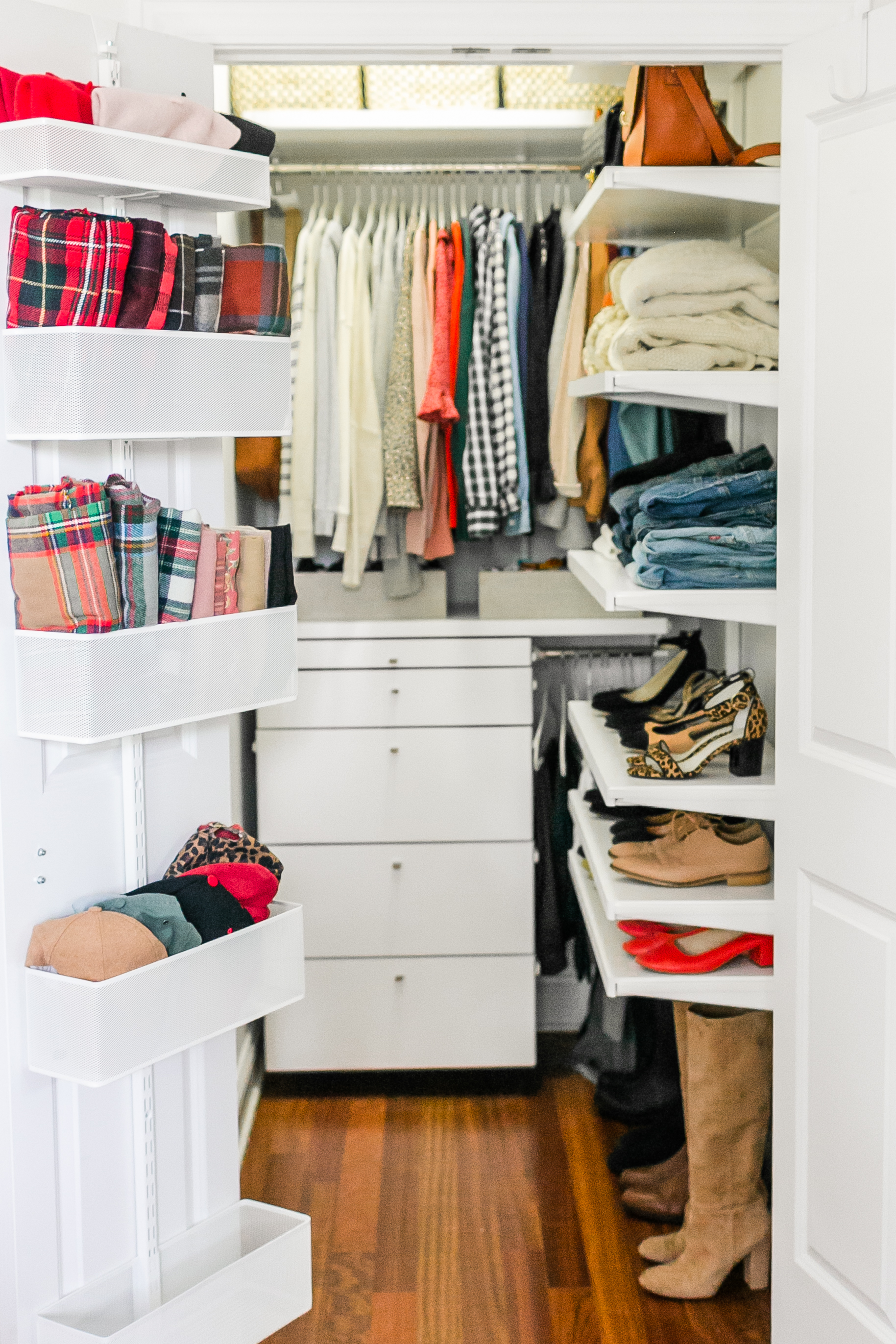 Drawer organizers for neck scarves and underwear