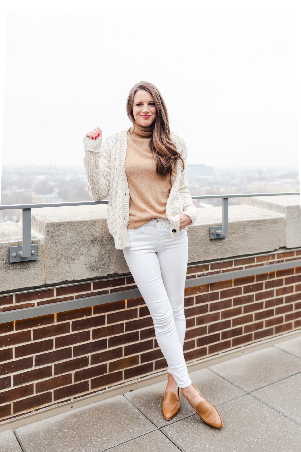 how to wear white jeans in the winter