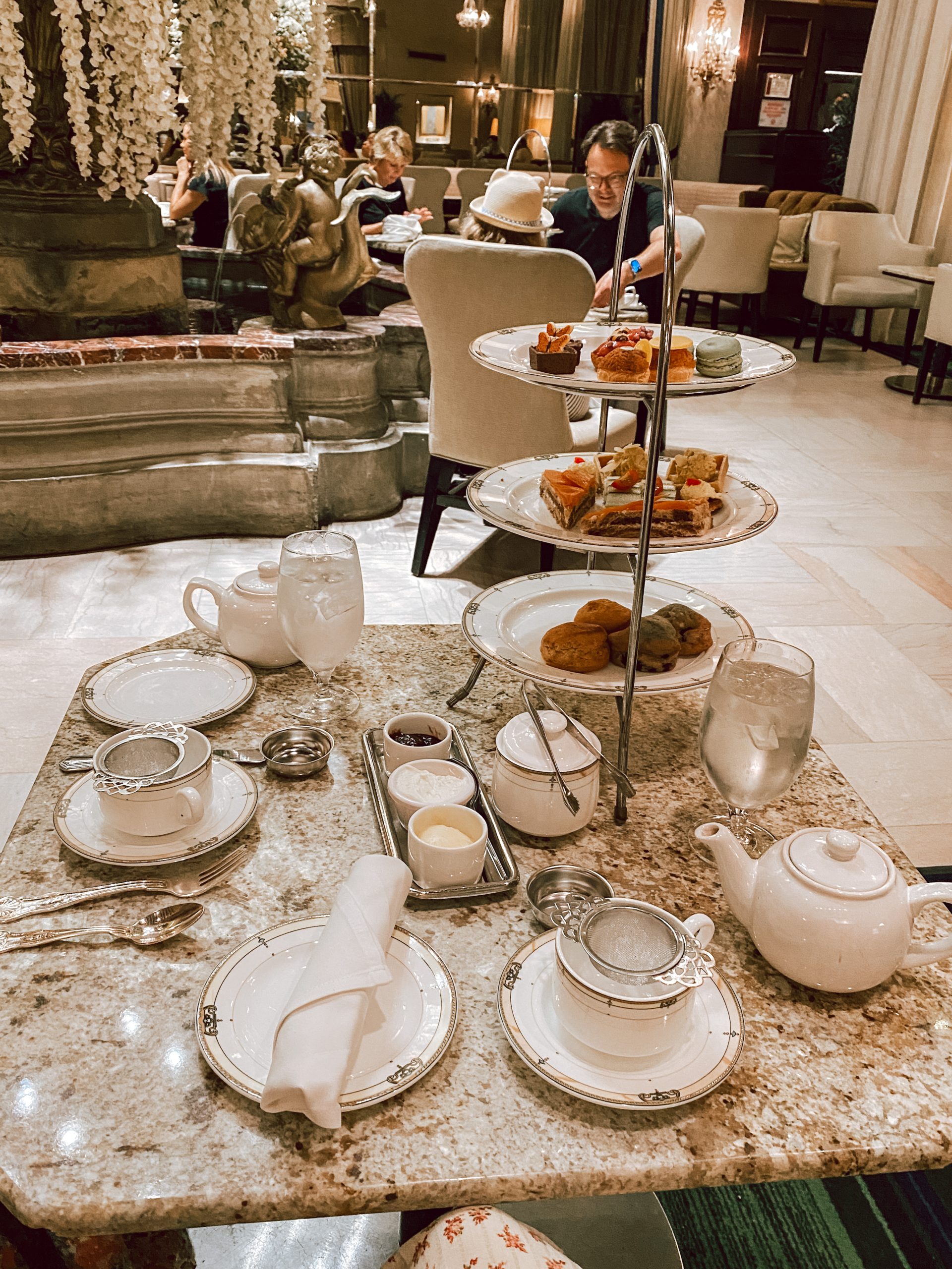 Things to do in Chicago in the Winter - afternoon tea